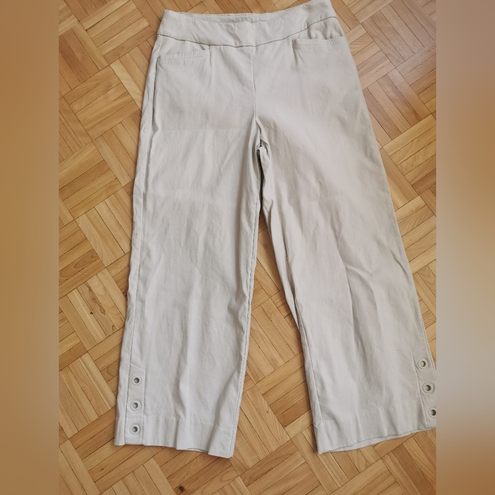 Wide-Leg Crop Pants in Light Beige